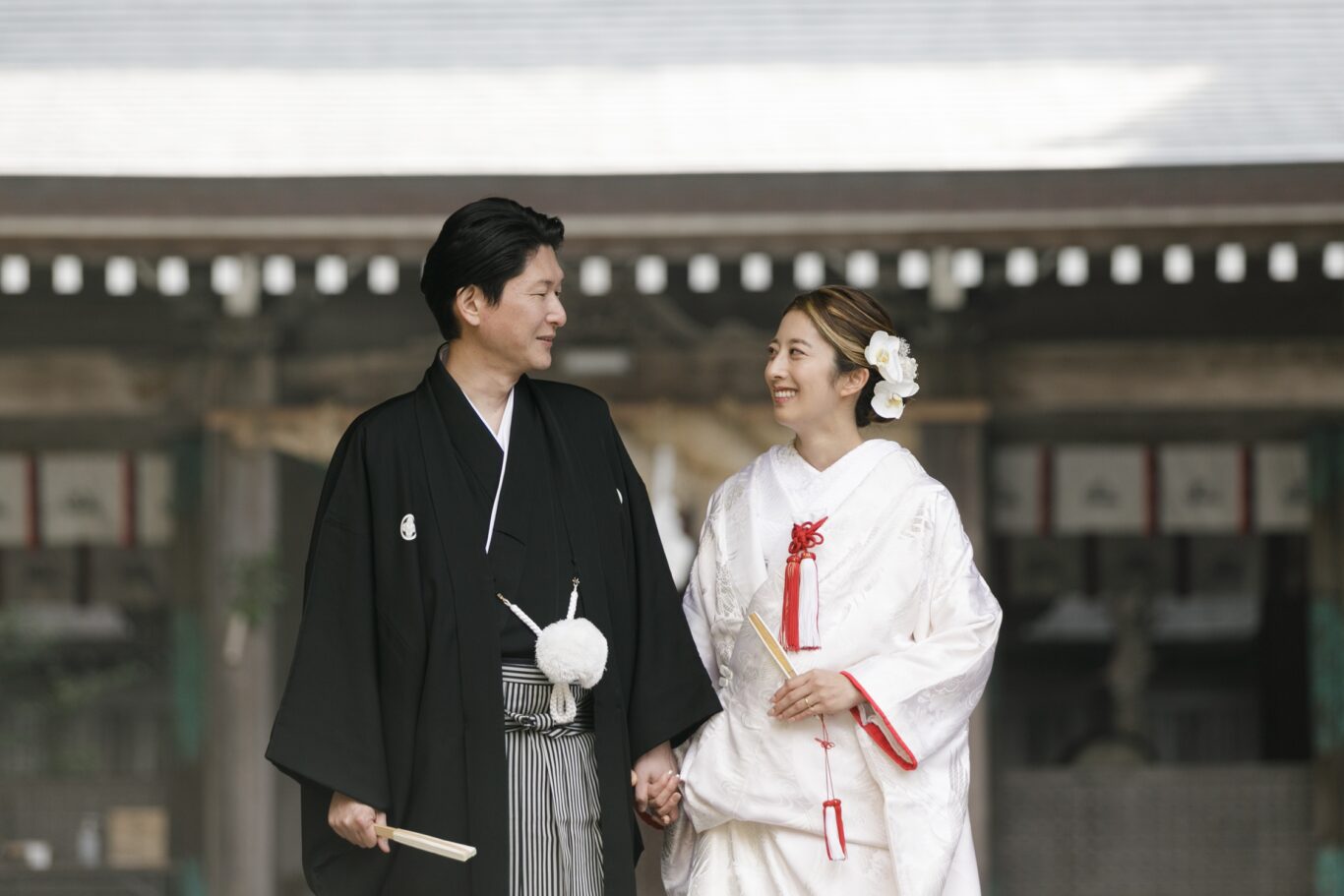 神前に誓い、家族と囲む